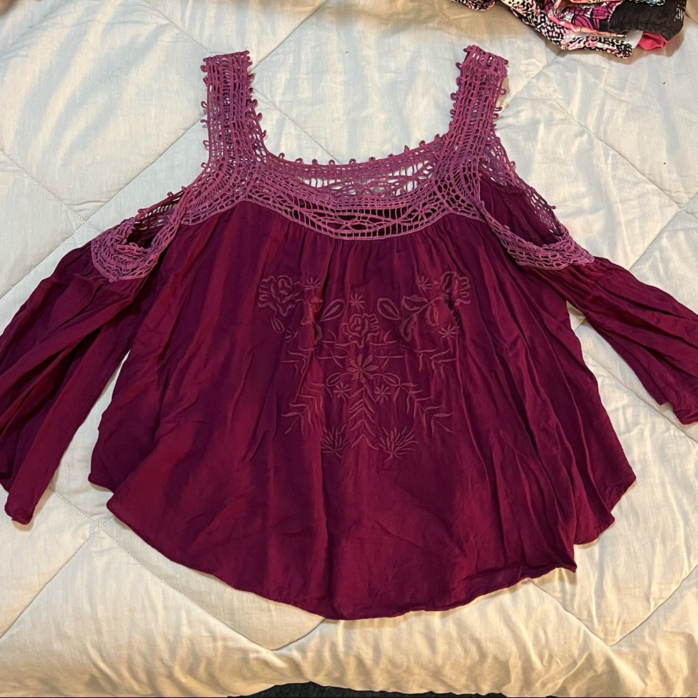 Small Off-Shoulder Blouse